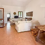 Villa John C *